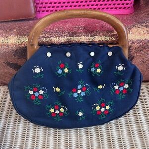 Vintage wood handle embroidered handbag cottage prairie cottagecore